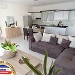 Hellenic Estate Lejlighed